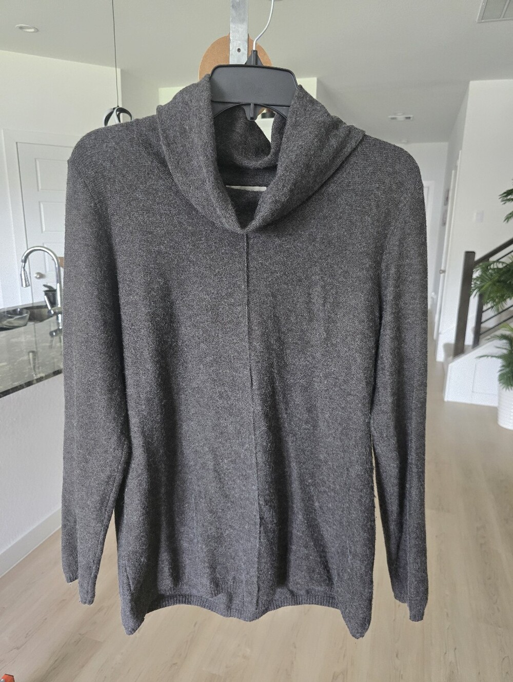 Calvin Klein Jeans Women's Gray Cowl Neck Sweater Knit Pullover Medium M Soft